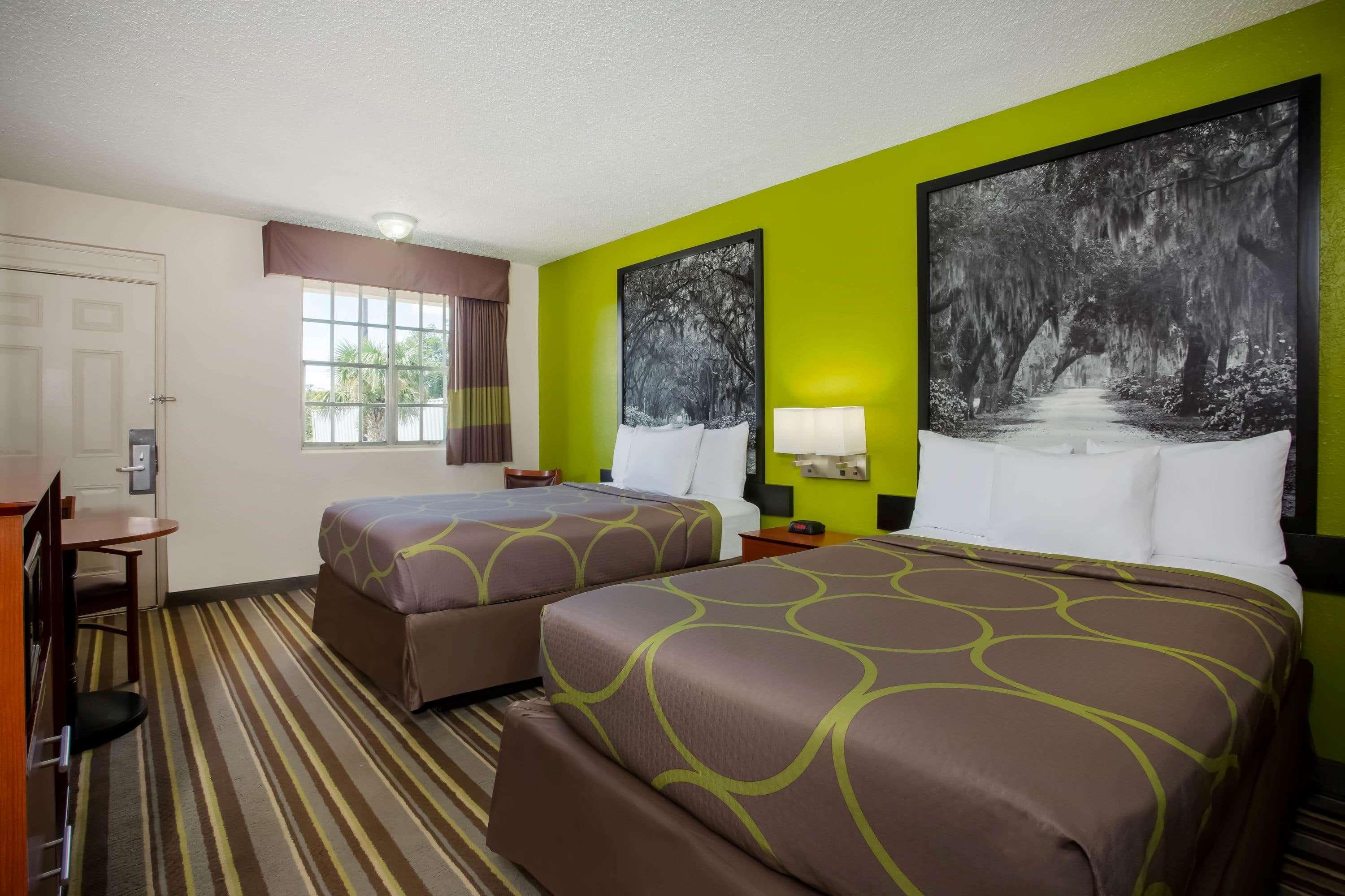 Super 8 By Wyndham Lake City Exterior foto